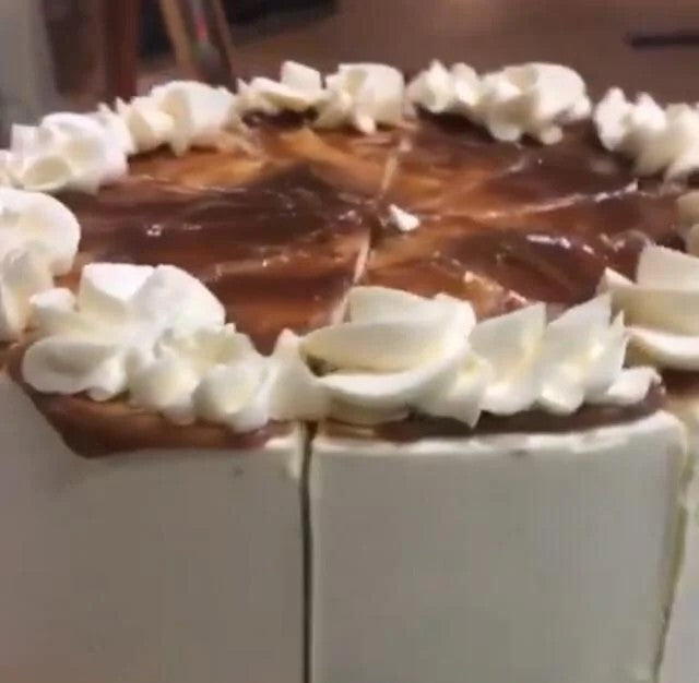 8 inch Whole Cake, Flavors - Rainbow / Butterscotch / Ondeh