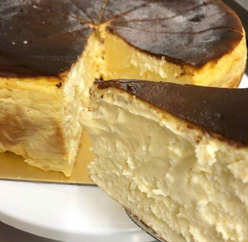 3 Slices Cakes, Flavors - Tiramisu Cheesecake / Basque Burnt Cheesecake / Red Velvet / Choc / Cempedak
