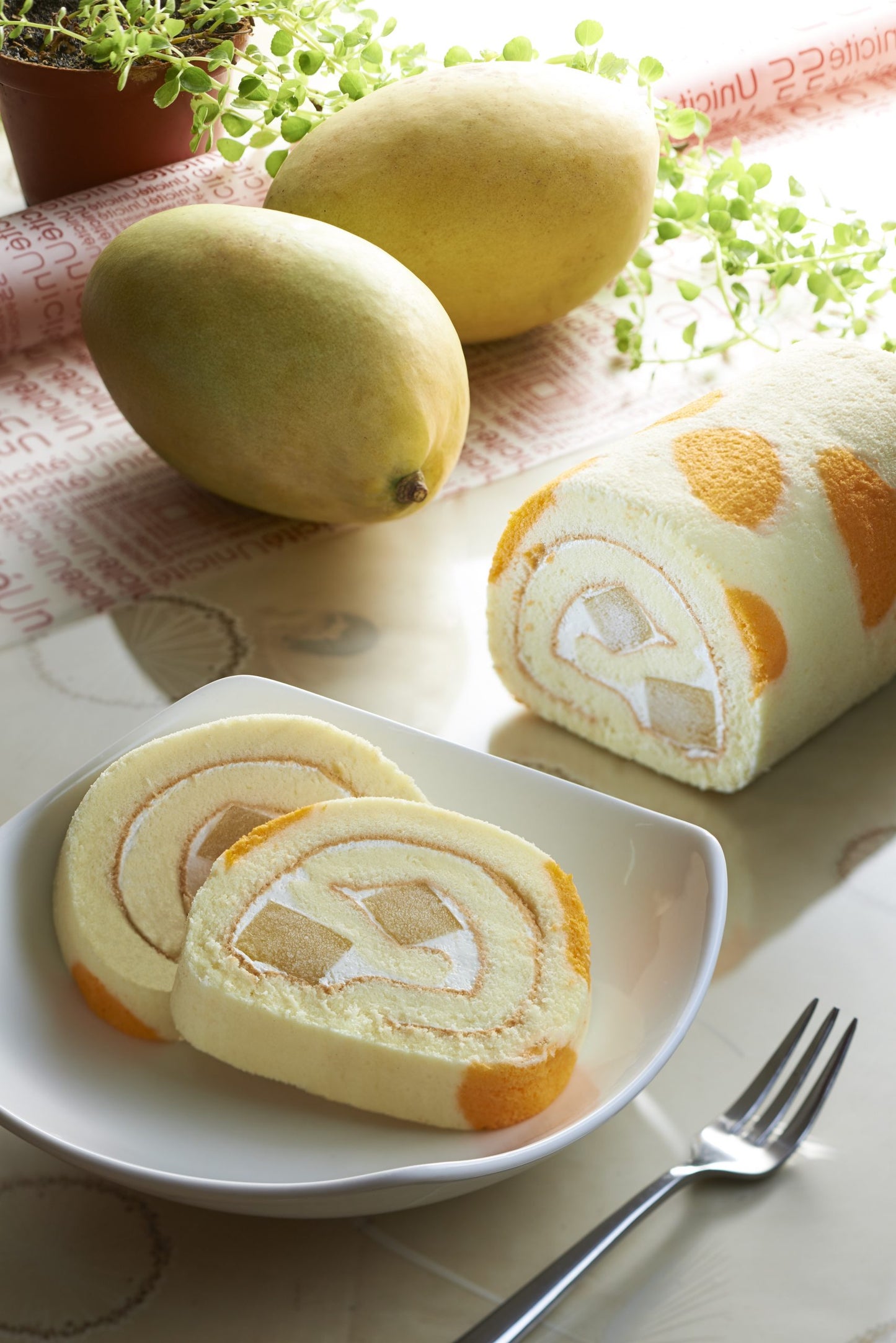 ZUZEN SWISS ROLL, Mango Pudding (6″) - 300g x 12 Rolls