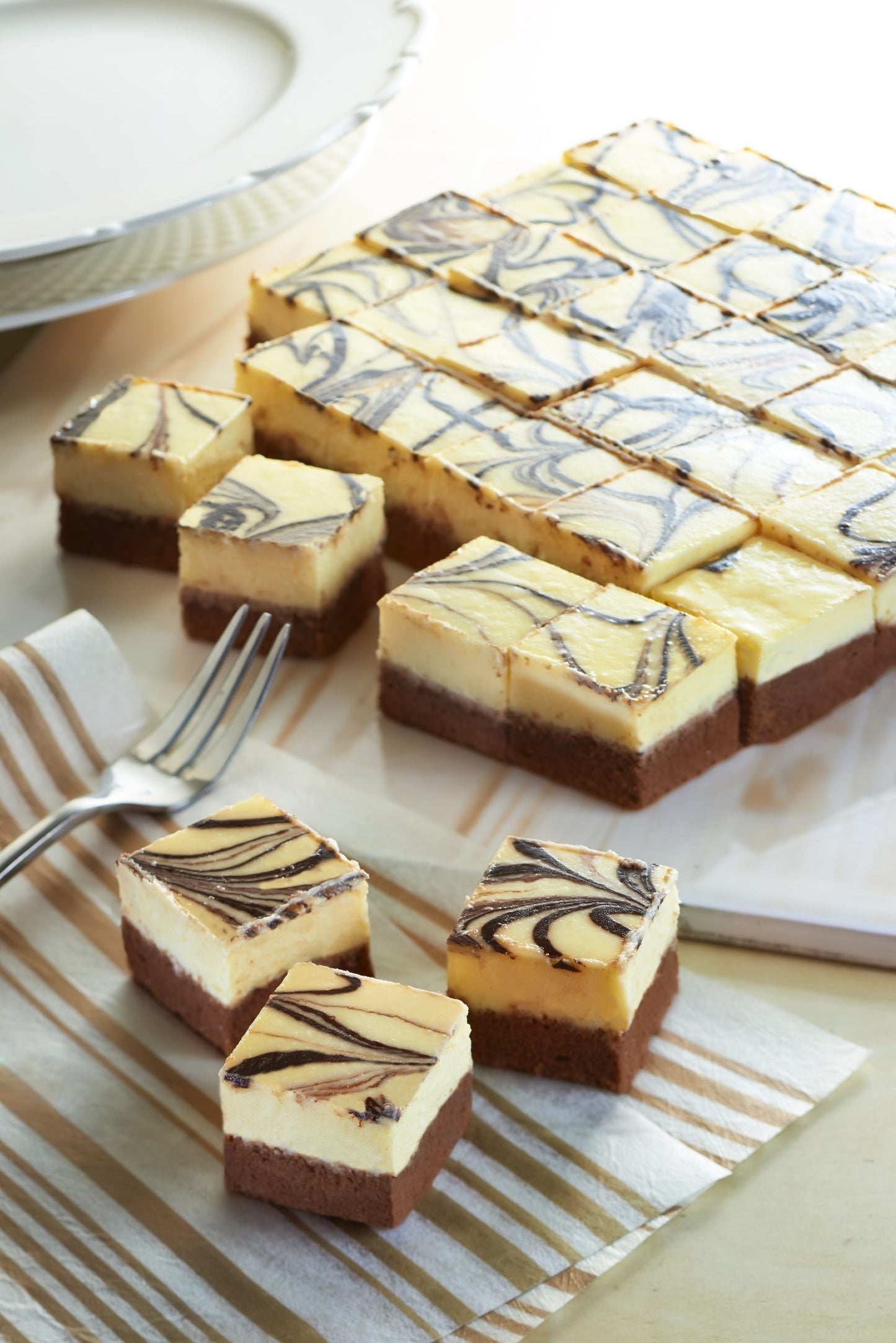 ZUZEN CAKE, Bite size Marble Cheese Cake 24cm x 18cm (48pcs)