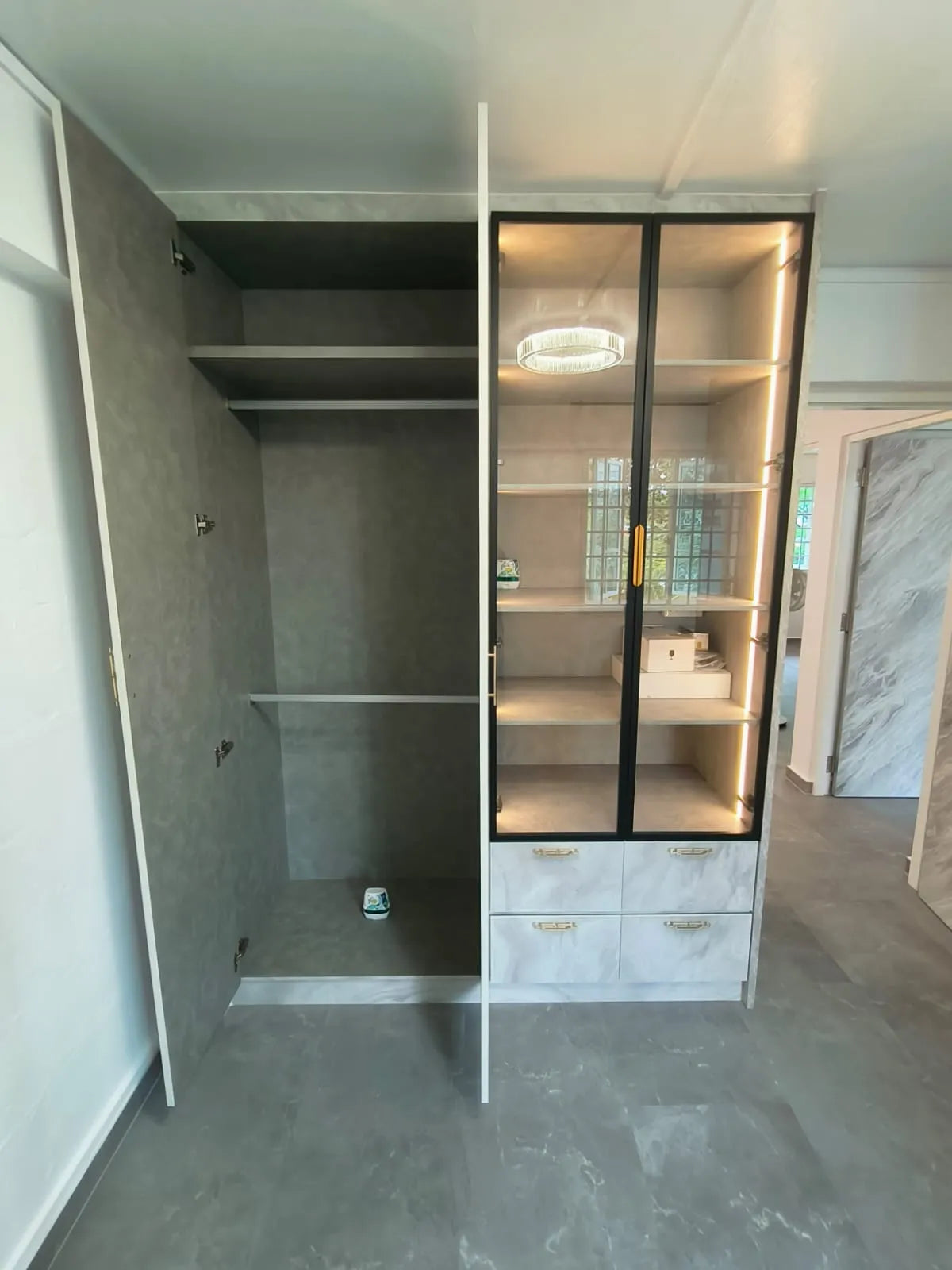 2000 Custom Wardrobe (Casement)