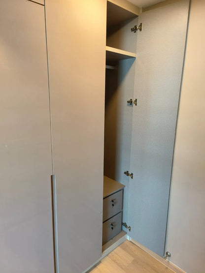 2000 Custom Wardrobe (Casement)