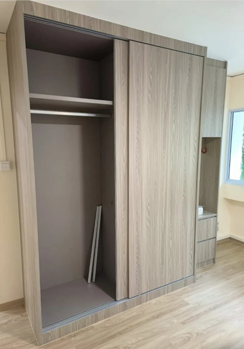 2400 Custom Wardrobe (Sliding Door)