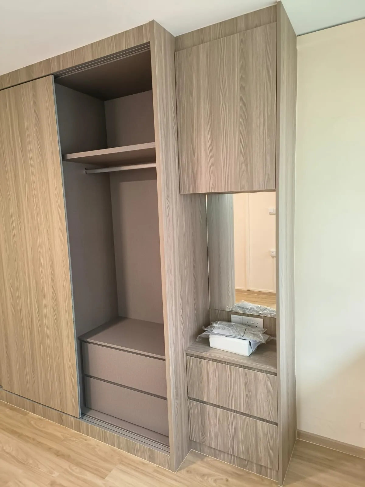 2400 Custom Wardrobe (Sliding Door)